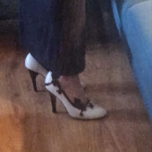 Vintage N.Y.L.A. Heels - Picture 9 of 14